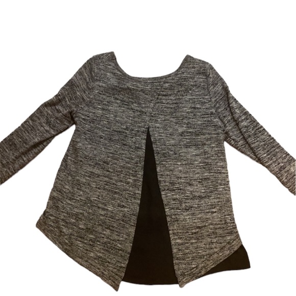 Larry Levine Black & Gray Lightweight Sweater/Blouse with sheer panel back - Picture 6 of 10